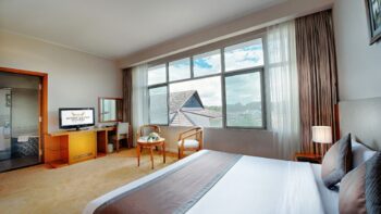 Muong Thanh Holiday Da Lat Deluxe King