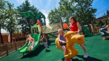 Melia-Vinpearl-Cua-Sot-Khu-vui-choi-tre-em