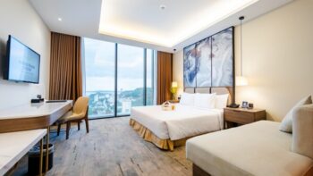 Khách sạn Mường Thanh Luxury Hạ Long Centre - Deluxe King hướng thành phố
