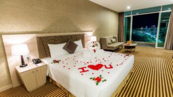 Khách sạn Mường Thanh Luxury Khánh Hòa - Deluxe King hướng biển