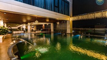 Khách sạn The King Thái Nguyên - Bể bơi vô cực