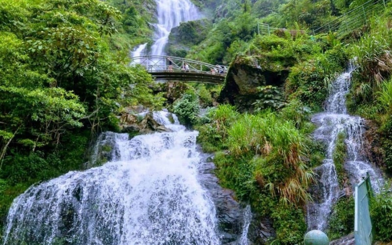 Thác Bạc Sapa