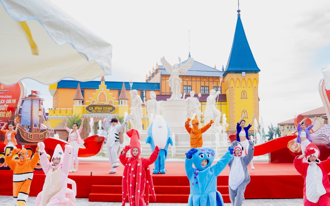 Vinwonders Cửa Hội - Quảng trường ánh sáng Vinwonders Cửa Hội - Quảng trường ánh sáng